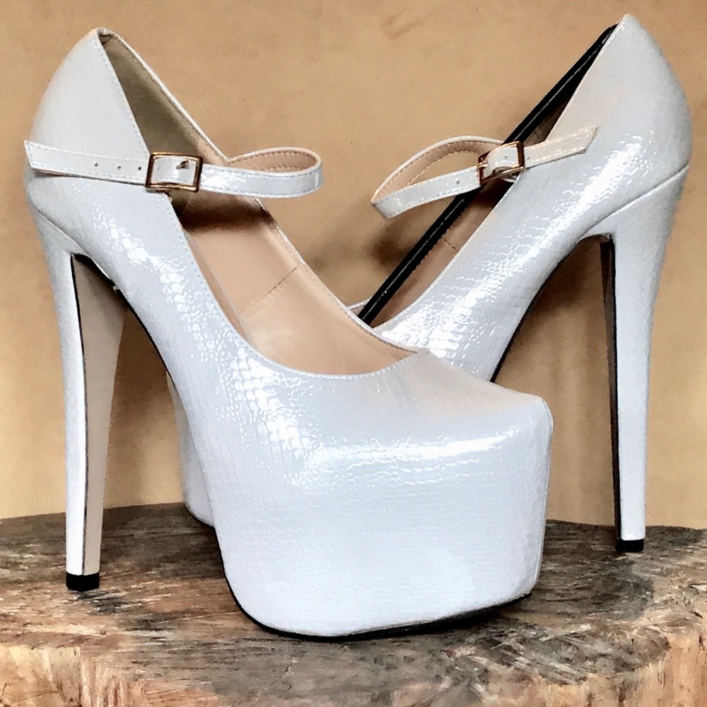 🎀 Patent Faux Snakeskin Platform Pumps w/ Strap
